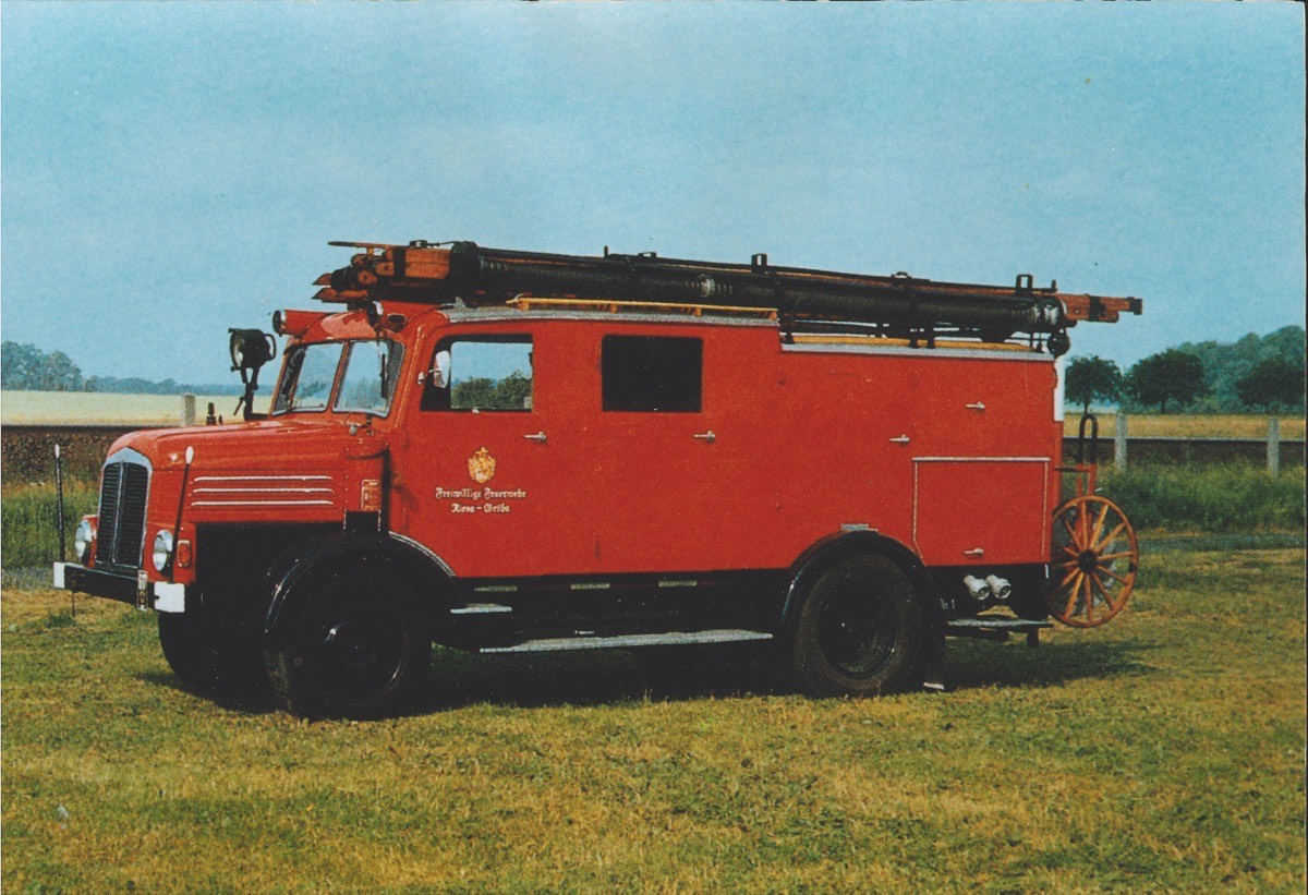 Löschfahrzeug der Feuerwehr Schmalkalden auf S4000-Fahrgestell